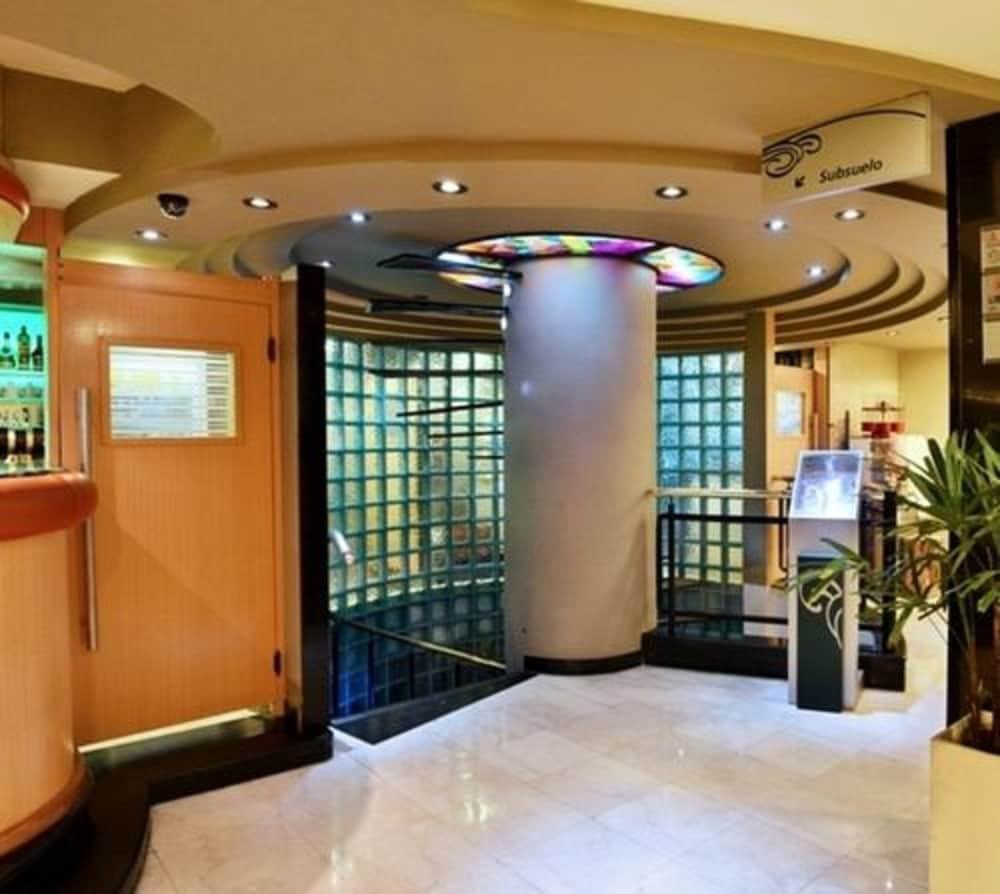 Hotel Sarmiento Palace